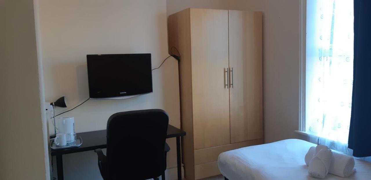 Carmel Serviced Rooms Southampton Room photo